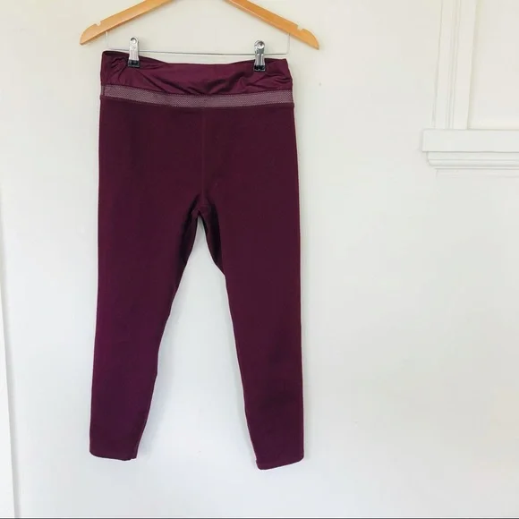 Fabletics x Kelly Rowland Shine Powerhold Define Wine Red Capris - Picture 6 of 10